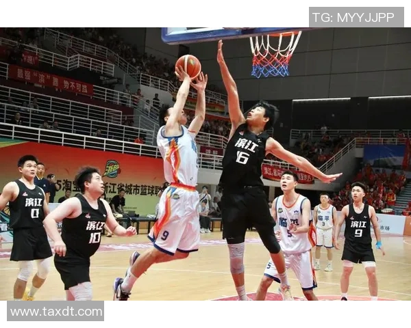 杭州篮球队配合引发热议球迷对战术执行和团队默契的不同看法