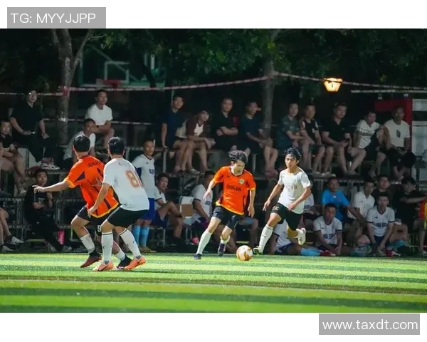 深圳排球队在世界杯中的团队协作表现令人瞩目展现出团结与拼搏精神 深圳排球队在世界杯中的团队协作表现令人瞩目展现出团结与拼搏精神