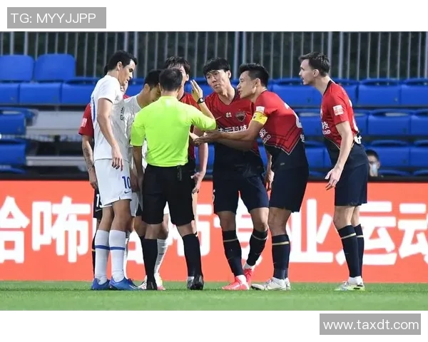 赛后分析:深圳足球队与上海足球队球员个人能力对比与表现评估 赛后分析:深圳足球队与上海足球队球员个人能力对比与表现评估