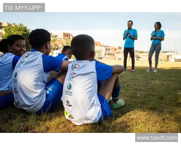 足球明星们的亲密足球好友揭秘与他们的友谊故事分享