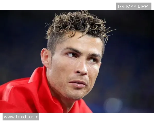 足球明星发型变迁记：从青春飞扬到成熟魅力的头发故事