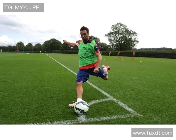 足球明星的成长之路：他们的足球启蒙故事与初次触球的回忆